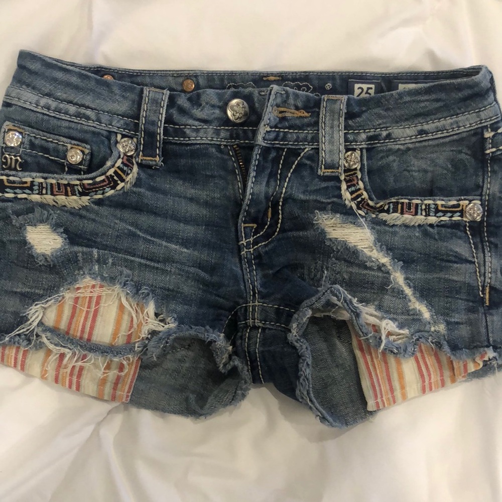 Miss Me jeans, shorts. ✨ size 25